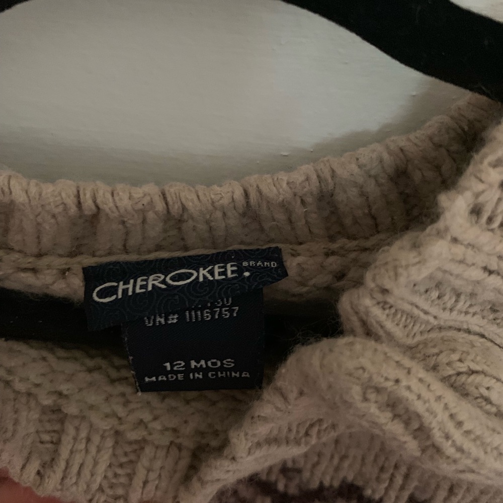 Cherokee Sweater - Picture 4 of 4